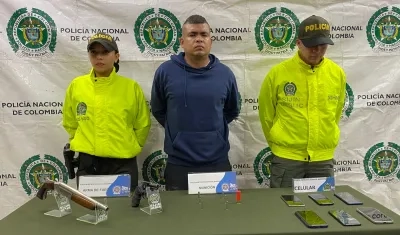 Ricardo Antonio Arias, capturado con las armas.
