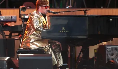 Elton John durante su último concierto en Estocolmo.