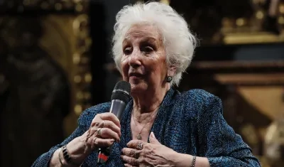 La presidenta de Abuelas de Plaza de Mayo de Argentina durante encuentro con madres mexicanas de desaparecidos.