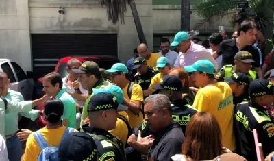 Inscripción de Alfredo Varela en la Delegación de la Registraduría.