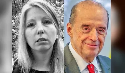 La escritora Victoria Amelina, y el canciller colombiano, Álvaro Leyva Durán.