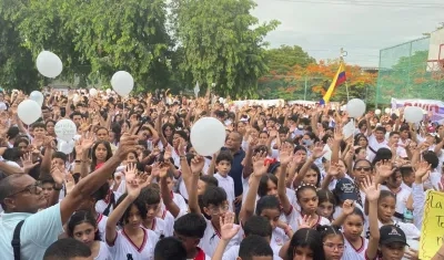 Multitudinaria marcha en Soledad.