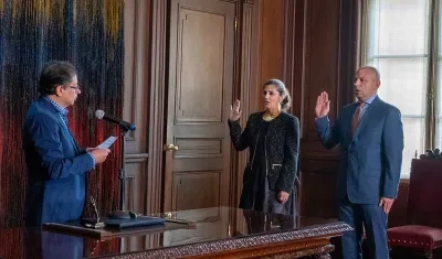 Posesión de los embajadores Laura Gil y Alejandro Peláez.