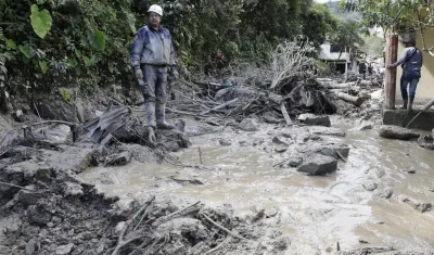Hay 20 viviendas sepultadas bajo el lodo que dejó la avalancha.