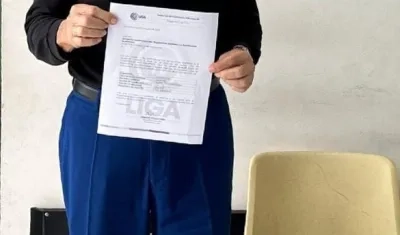 Rodolfo Hernández al inscribir su candidatura.