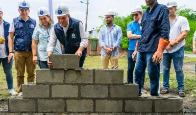 Primera piedra de la nueva sede de la Defensoría.