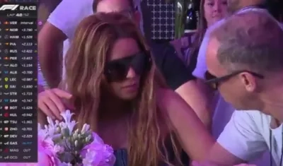 Shakira en las pantallas de la transmisión oficial del Silverstone.