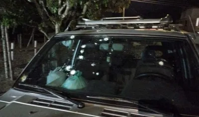 Vehículo en el que se desplazaban los miembros de la iglesia católica, víctimas del atentado.