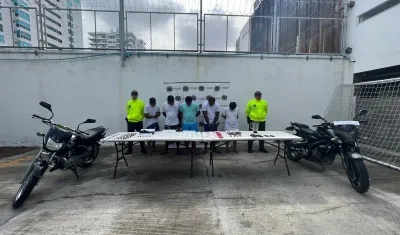 Los señalados integrantes de la red 'Los Pipones' en el barrio La María de Cartagena