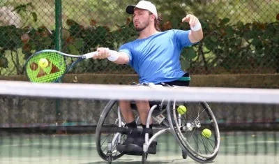 José Pablo Gil, de Costa Rica, eliminó al colombiano Manuel Sánchez. 