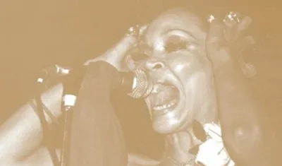  Portada del libro "Desmitificación de un diva: la verdad sobre La Lupe"