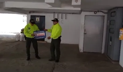 La Sijin de la Policía en el operativo.