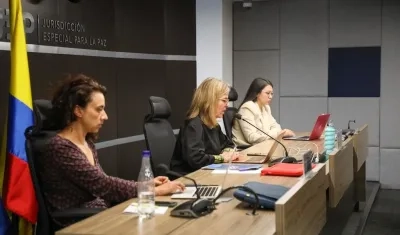 La magistrada Caterina Heyck, de la Sección de Revisión de la JEP, en la audiencia.