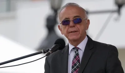 Iván Velásquez Gómez, Ministro de Defensa.