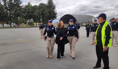 Diseñadora Nancy González cuando era extraditada. 