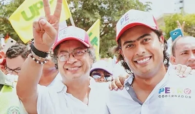 Gustavo Petro y su hijo Nicolás Petro.