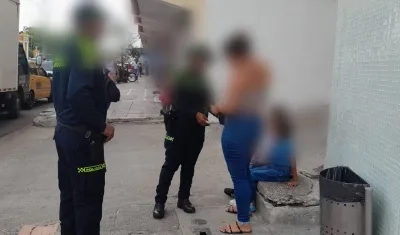 Momento exacto en el que se da la captura de la mujer.