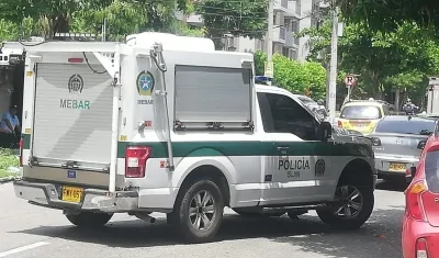 La Sijin haciendo inspección del cuerpo.