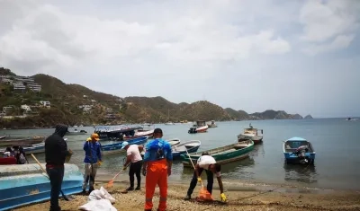 Limpieza en las playas de 'Los Cocos' y Taganga'