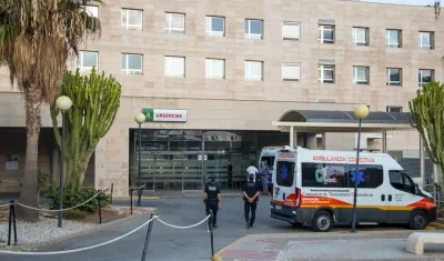 Exterior del hospital Santa Ana de Motril (Granada) donde fue ingresada la madre de Luis Rubiales. 