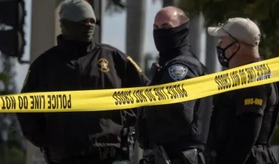 Policías en la ciudad de Jacksonville, epicentro del tiroteo