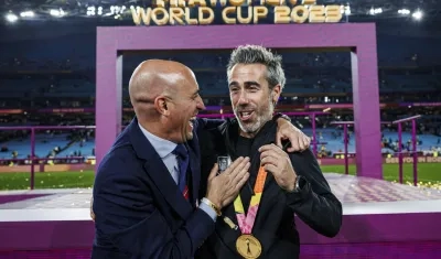 Luis Rubiales y Jorge Vilda durante la celebración del título de España.