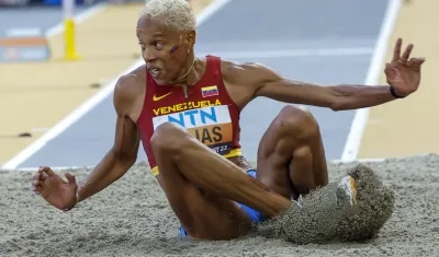 Yulimar Rojas registró tres nulos antes del salto definitivo.