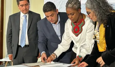 Ministra de Educación, Aurora Vergara durante la radicación del proyecto de ley estatutaria.