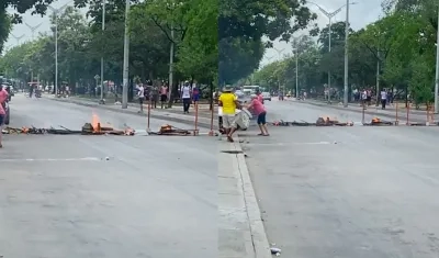 Bloqueo en el bulevar de Simón Bolívar este sábado. 