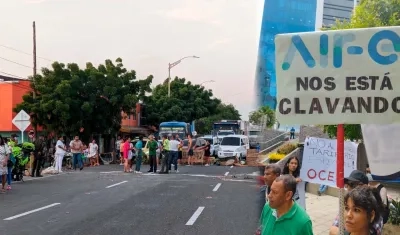 Bloqueos y protesta contra Air-e