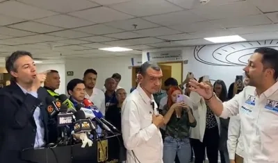 Imagen de la discusión entre Daniel Quintero Calle y Sebastián López.