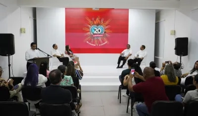 Catedratón en el salón Jumbo del Country Club.