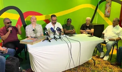 José Mangual Jr, Ray De la  Paz, Carlos Polo, Juan Manuel Ceruto, Emilio Morales y Edwin Madera, en la rueda de prensa de Barranquijazz en La Troja Vip.