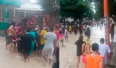 Enfrentamiento de jóvenes en el barrio Villa Las Moras. 