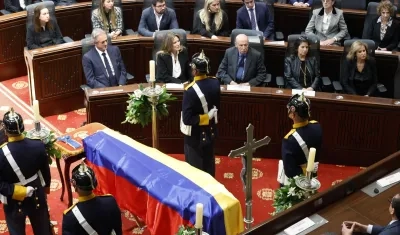 Féretro del maestro Fernando Botero en el Congreso.