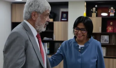 La vicepresidenta de Venezuela, Delcy Rodríguez, sostuvo una reunión de trabajo con Germán Umaña, ministro de Comercio Exterior de Colombia