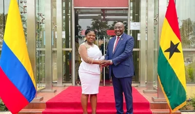 La Vicepresidenta Francia Márquez con su homólogo de Ghana, Mahamudu Bawumia.