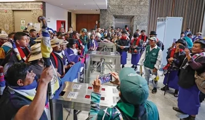 Minga en las instalaciones de la revista Semana este viernes.