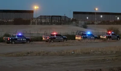 Policía Municipal de México en la frontera con Estados Unidos. 