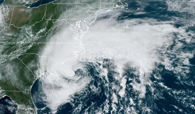 La tormenta tropical acercándose a la costa este de Estados Unidos. 