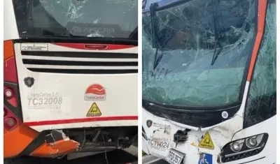 Dos de los buses de Transcaribe involucrados en el accidente