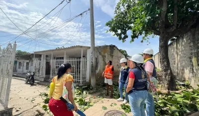 Organismos de socorro se hicieron presentes en los sectores afectados por lluvias y fuertes vientos