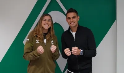 Catalina Pérez y Rafael Santos Borré, futbolistas colombianos. 