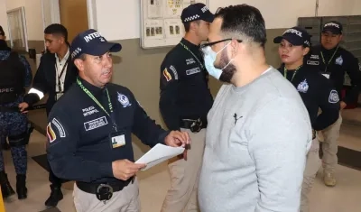 Dabinsson Niño Meyer durante su proceso de extradición a Estados Unidos. 