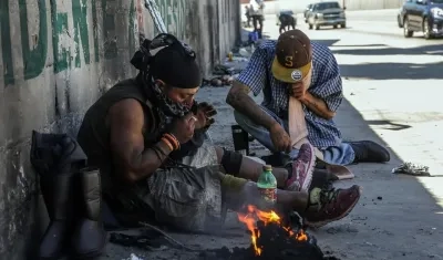 Consumidores de Fentanilo en una calle de Estados Unidos.