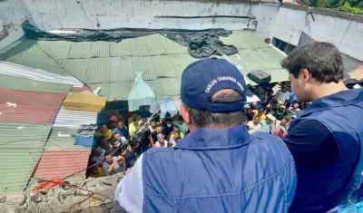El Defensor Carlos Camargo en la visita a la estación de Policía La Permanente de Valledupar