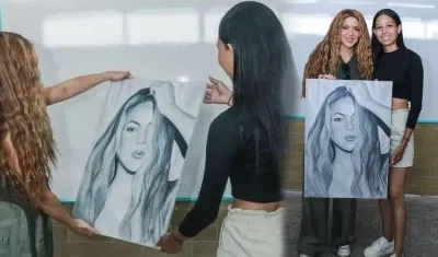 El encuentro esperado: Janie Puerta le entrega el cuadro a Shakira