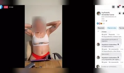 Mujer realizando el en vivo en la cuenta de Rodolfo Hernández.