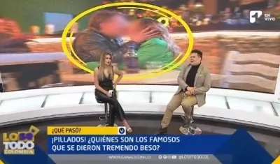 Nanis Ochoa y Ariel Osorio en el set de 'Lo sé todo'. Al fondo la foto polémica