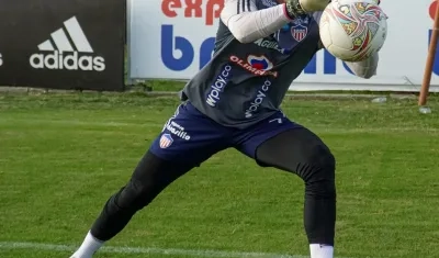 El uruguayo Santiago Mele volverá a ser el portero inicialista del Junior.